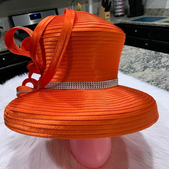 Charm’s Orange Hat - Picture 4 of 14